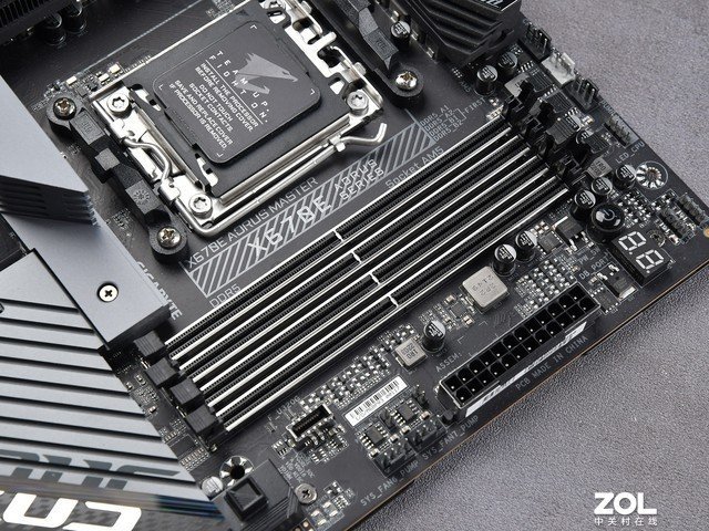 【有料评测】技嘉X670E AORUS MASTER超级雕主板评测 接口真的多