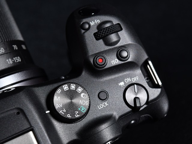 【有料评测】佳能EOS R7评测:全能的便携微单相机