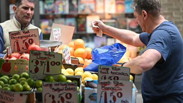 英国国家统计局数据显示,英国6月份消费者价格指数(CPI)达到9.4%,是1982年2月以来的最高水平 图源: Getty Images