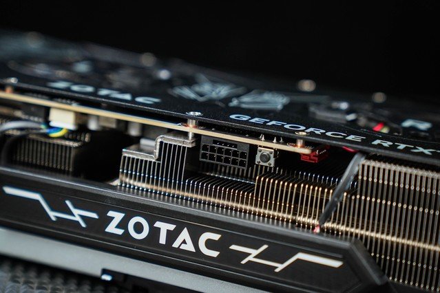 索泰RTX 4080 16GB 天启OC评测 触点风扇玩法独特