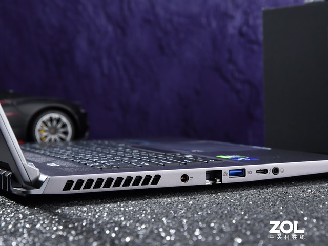 西装暴徒 全能电竞 12代酷睿版宏碁刀锋500SE深度解析