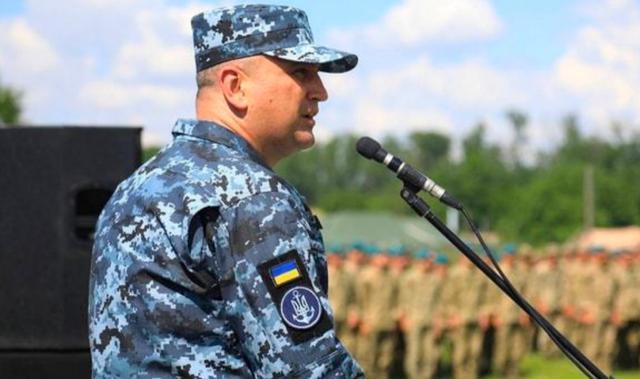 2021 年 6 月，在乌克兰赫尔松地区举行的“海风”多国海上演习开幕式上，乌克兰海军司令阿列克谢·内兹帕帕少将发表讲话