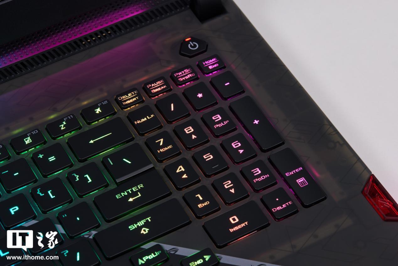 枪神6 Plus超竞版小键盘