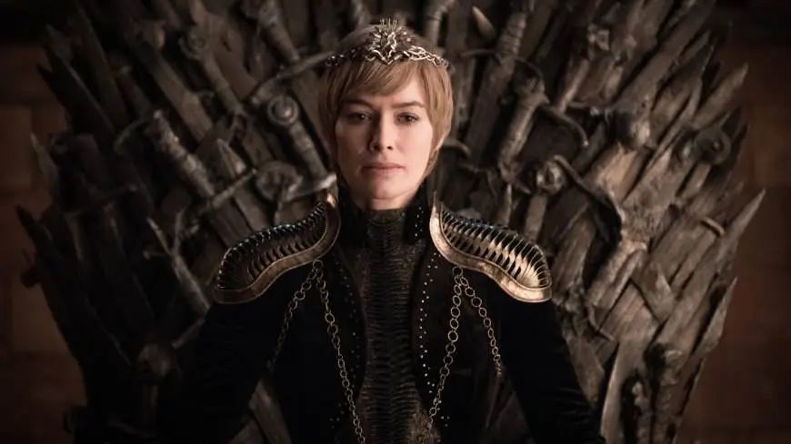 比如去年证大戴志康事件后,其妻子唐婧接任了上海证大董事长;再比如