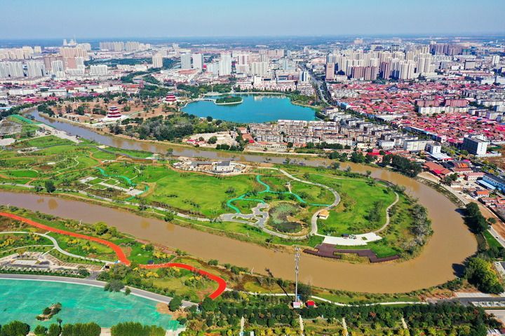 这是2021年10月12日拍摄的河北省沧州市百狮园生态修复区(无人机照片)