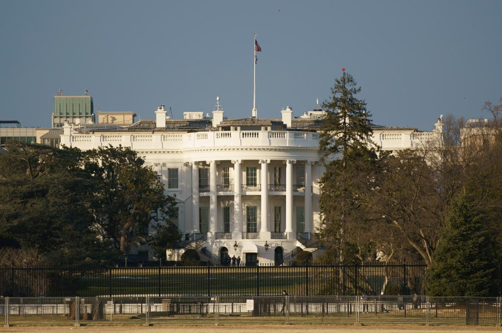 这是1月19日在美国首都华盛顿拍摄的白宫。新华社发（沈霆摄）
