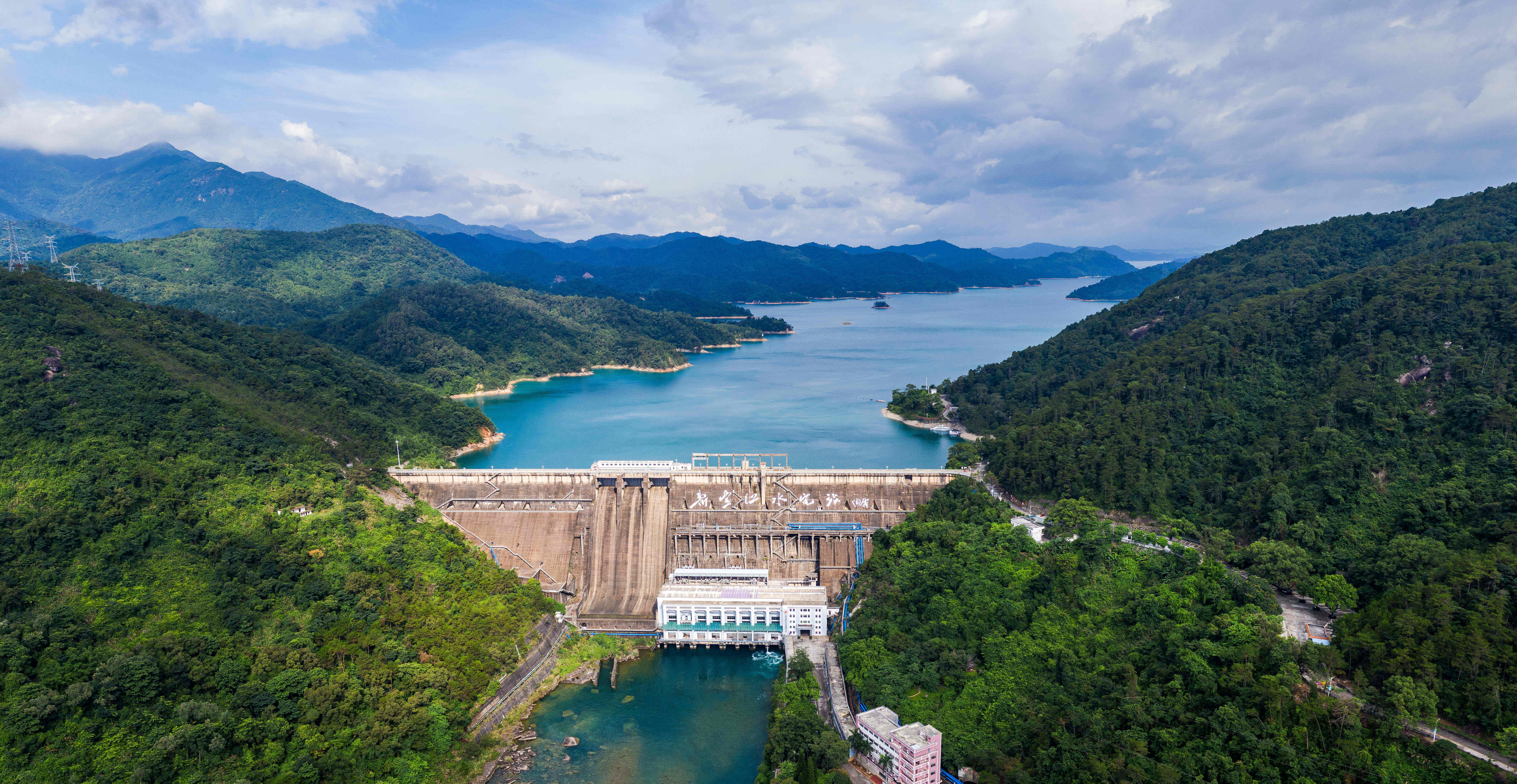 不均的不利形势,抢抓"龙舟水""台风雨"的有利时机,力促新丰江,枫树坝