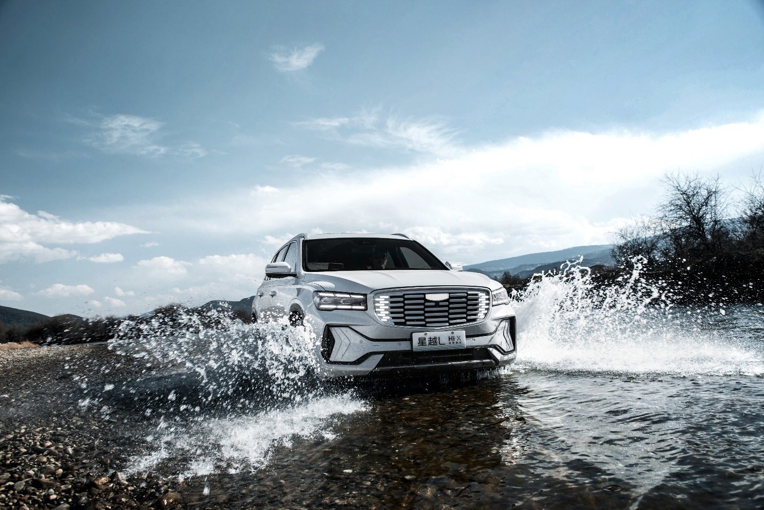 吉利汽车3月销量超10万辆，新能源同比增长332%_凤凰网