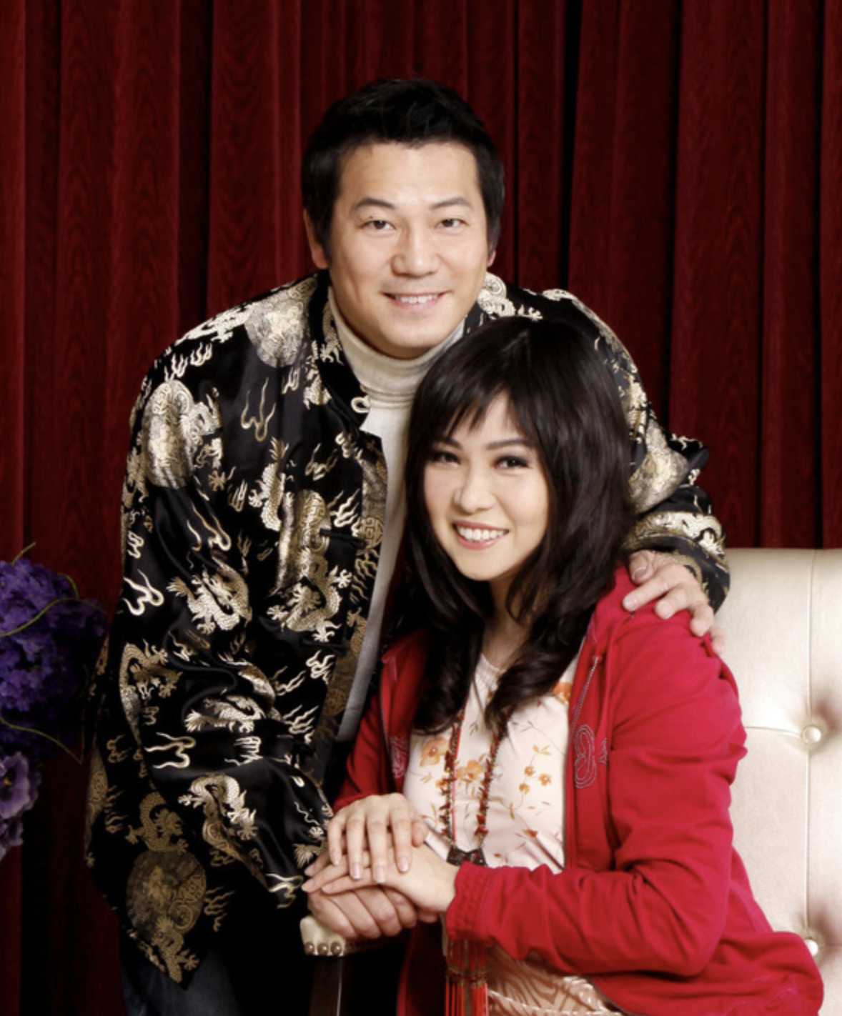 欧锦棠罕见晒夫妻合照,为妻子祈求手术顺利,两人两度结婚无子女__凤凰