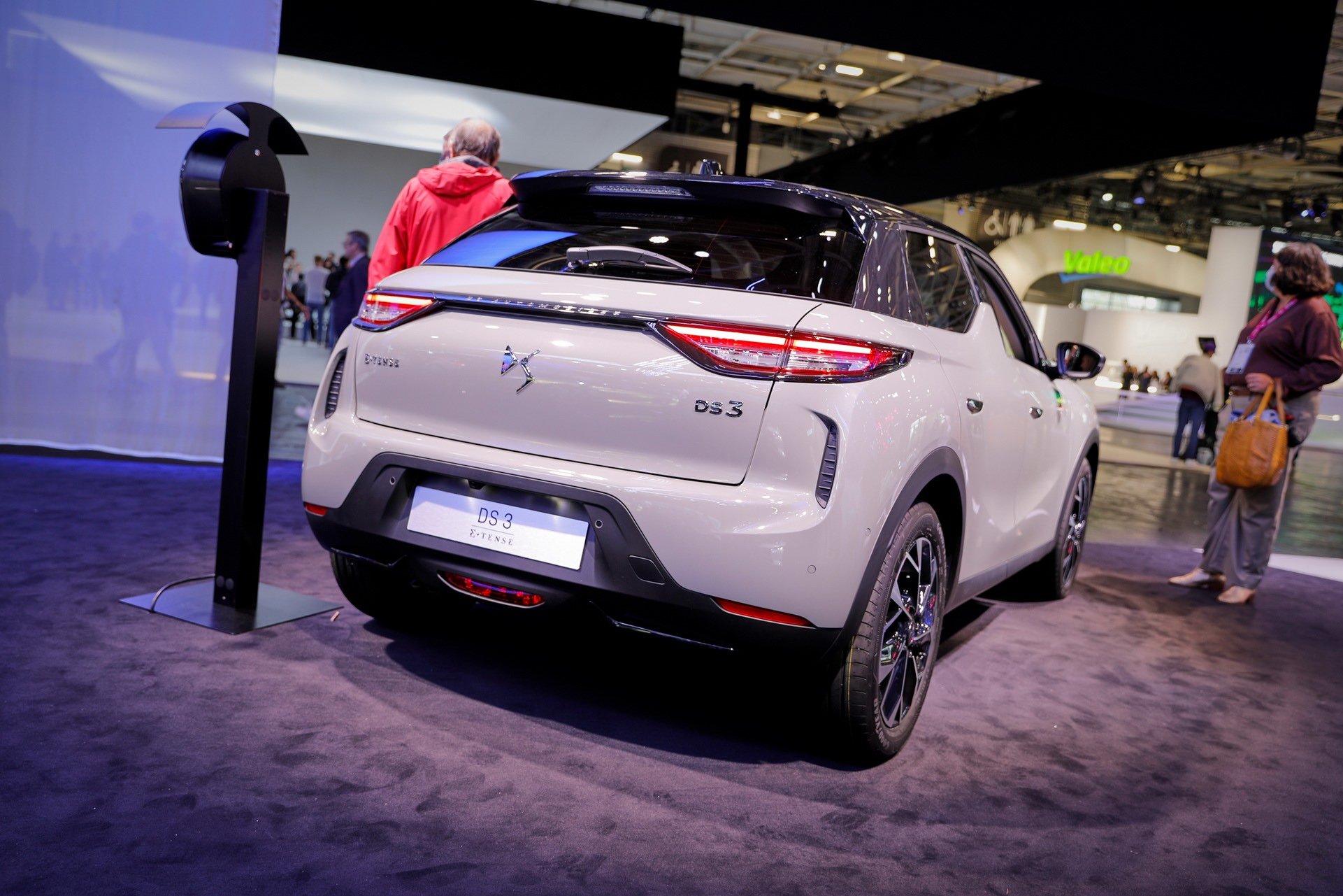 纯电版续航超400km 全新ds 3亮相2022巴黎车展_凤凰网汽车_凤凰网