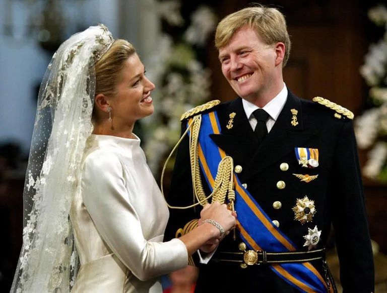 2002年2月2日，威廉•亚历山大与马克西玛在阿姆斯特丹结婚