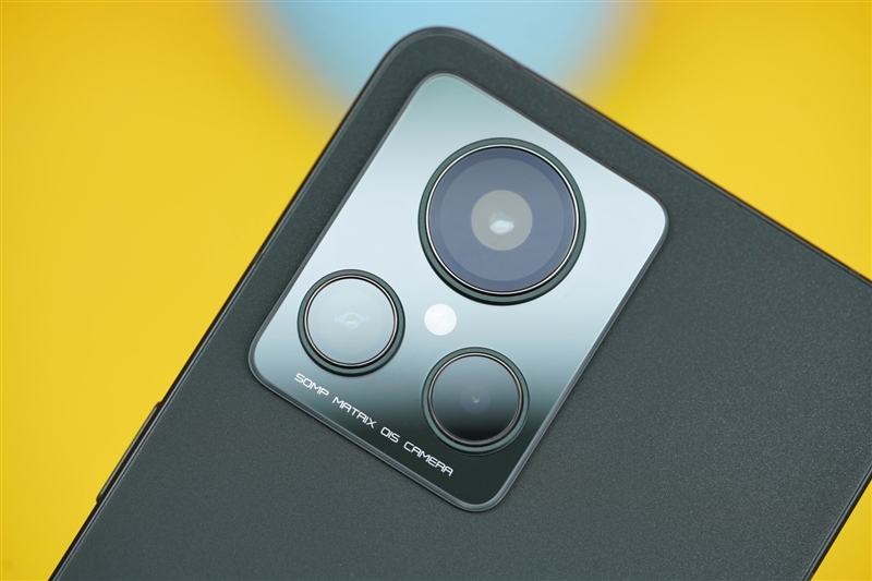 谁说轻薄没旗舰!真我GT2大师探索版首发评测:CPU、电池、快充都满分了