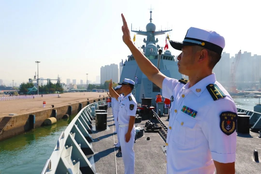 海军第42批护航编队起航奔赴亚丁湾，淮南舰、日照舰首次参加_凤凰网