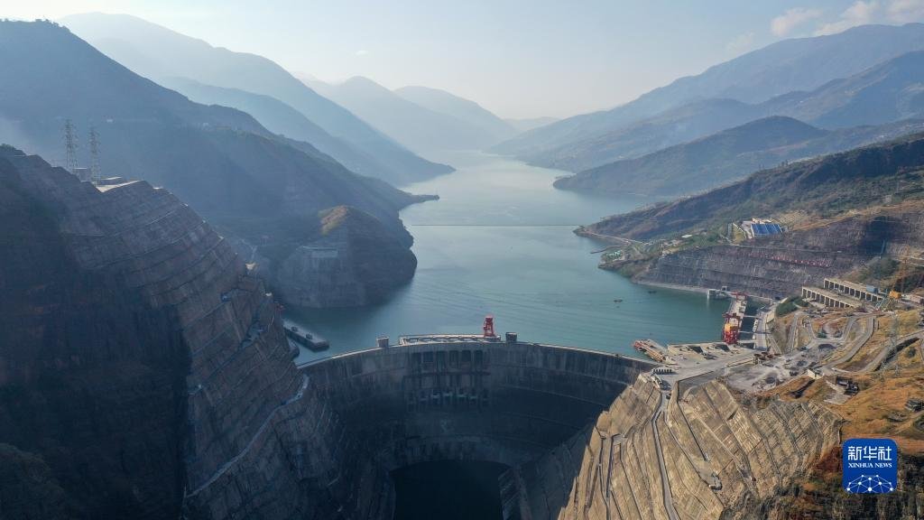 新华全媒+丨我国建成世界最大“清洁能源走