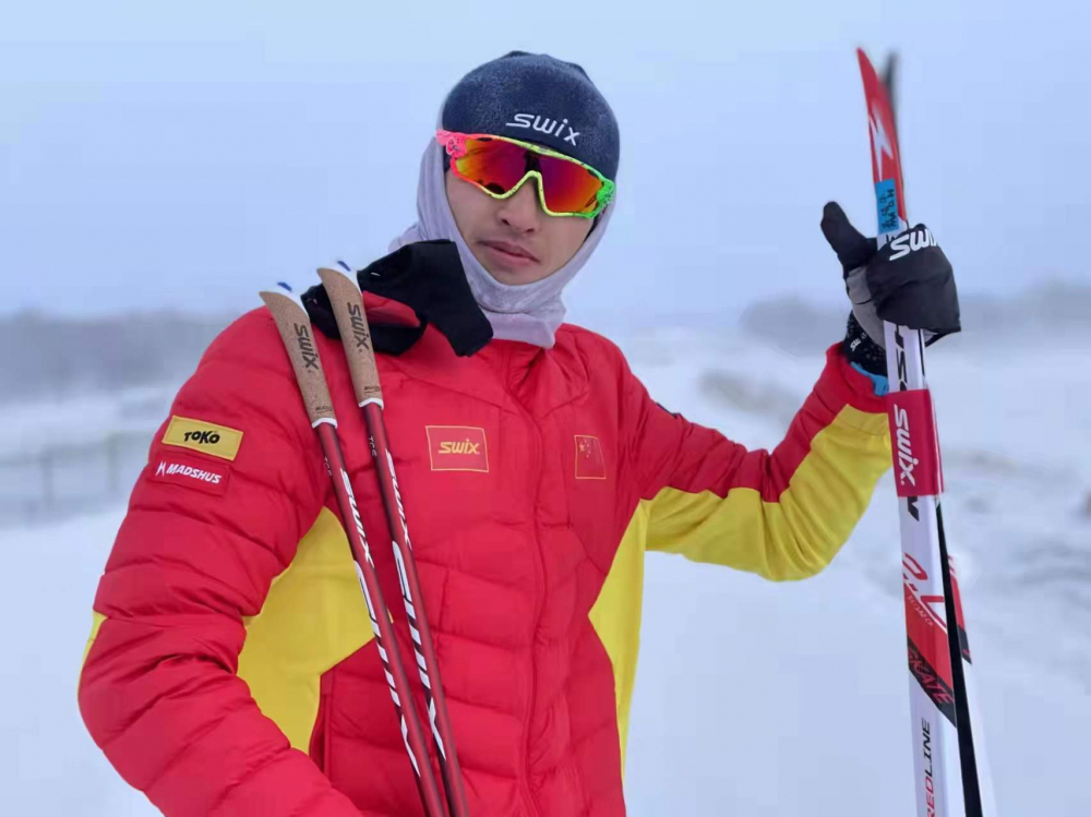 重庆滑雪运动员王强