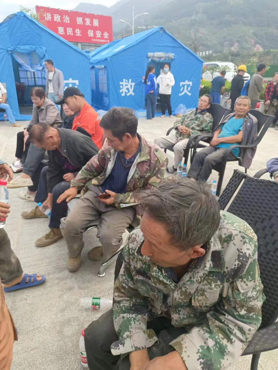 △工人成功获救