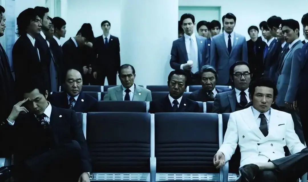 叱咤风云的韩国黑社会 已沦落到靠直播打赏讨饭吃的地步？