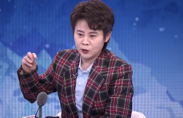 王濛直播室又出金句：烫嘴英语翻译“隔路”，“<em>健</em>濛组合”吓坏<em>黄</em><em>健</em><em>翔</em>