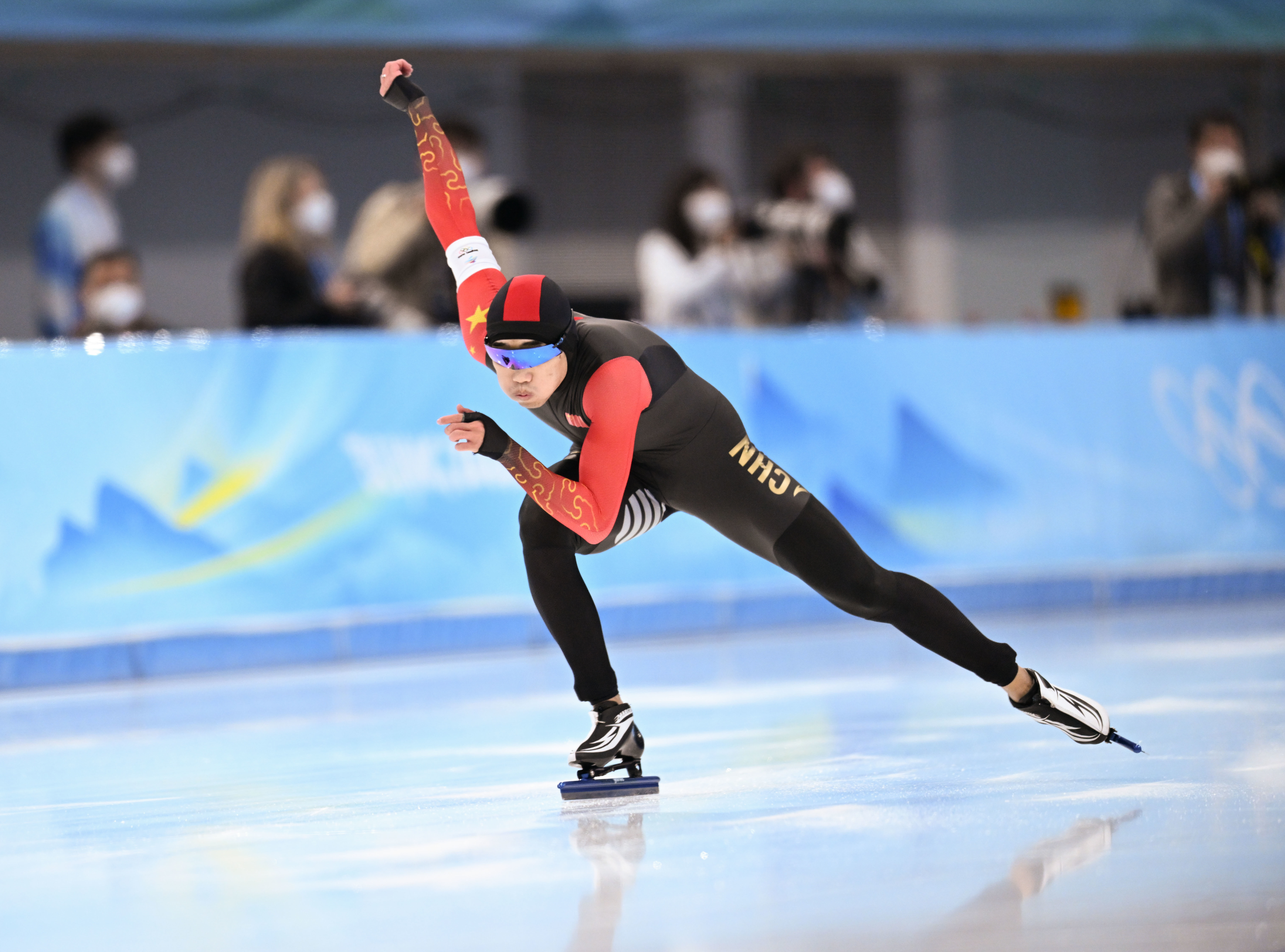 冬奥会速度滑冰金牌图片