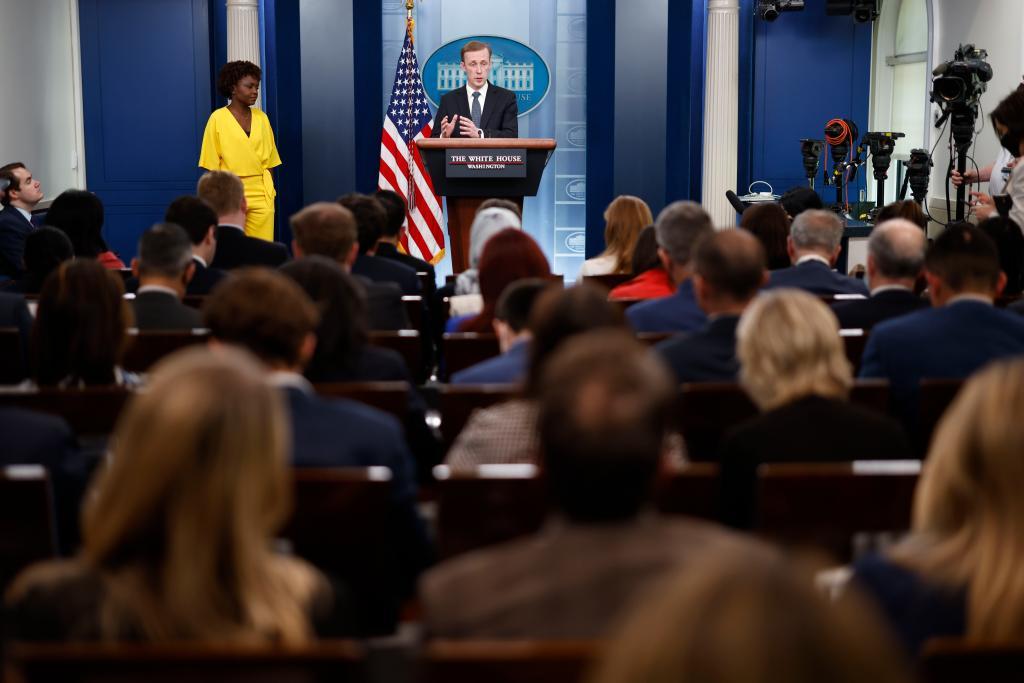 5月18日，美国总统国家安全事务助理沙利文在华盛顿白宫例行记者会上回答提问。新华社发（沈霆摄）