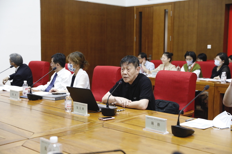 李零先生发言(范立摄影)