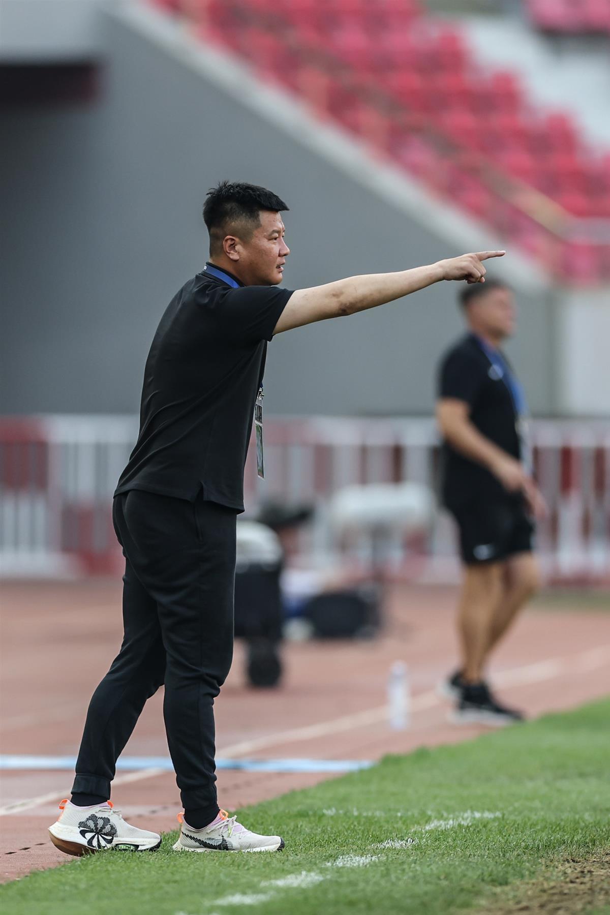 武汉长江队客战梅州，<em>李</em><em>金</em><em>羽</em>希望全队能打好比赛