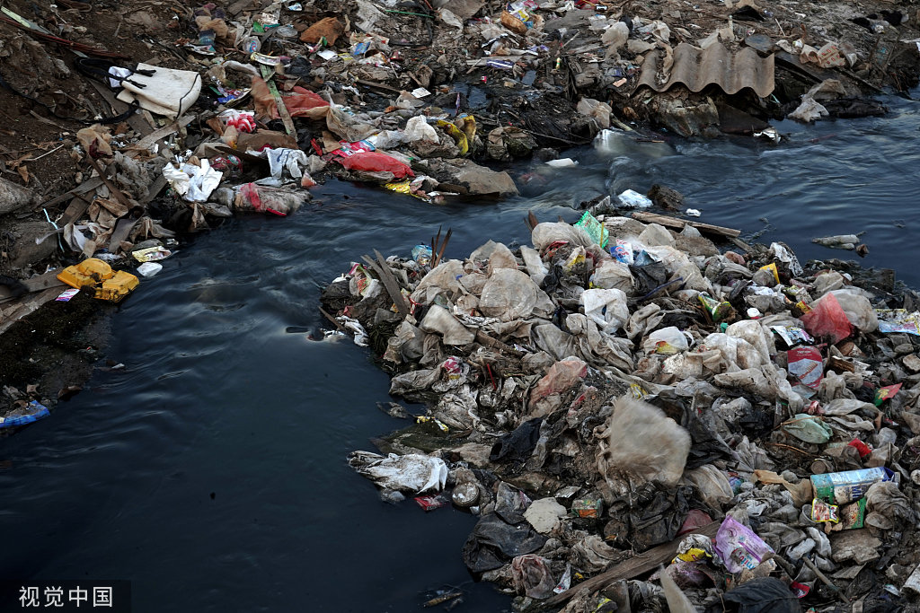塑料垃圾渗透到自然界，反噬人类