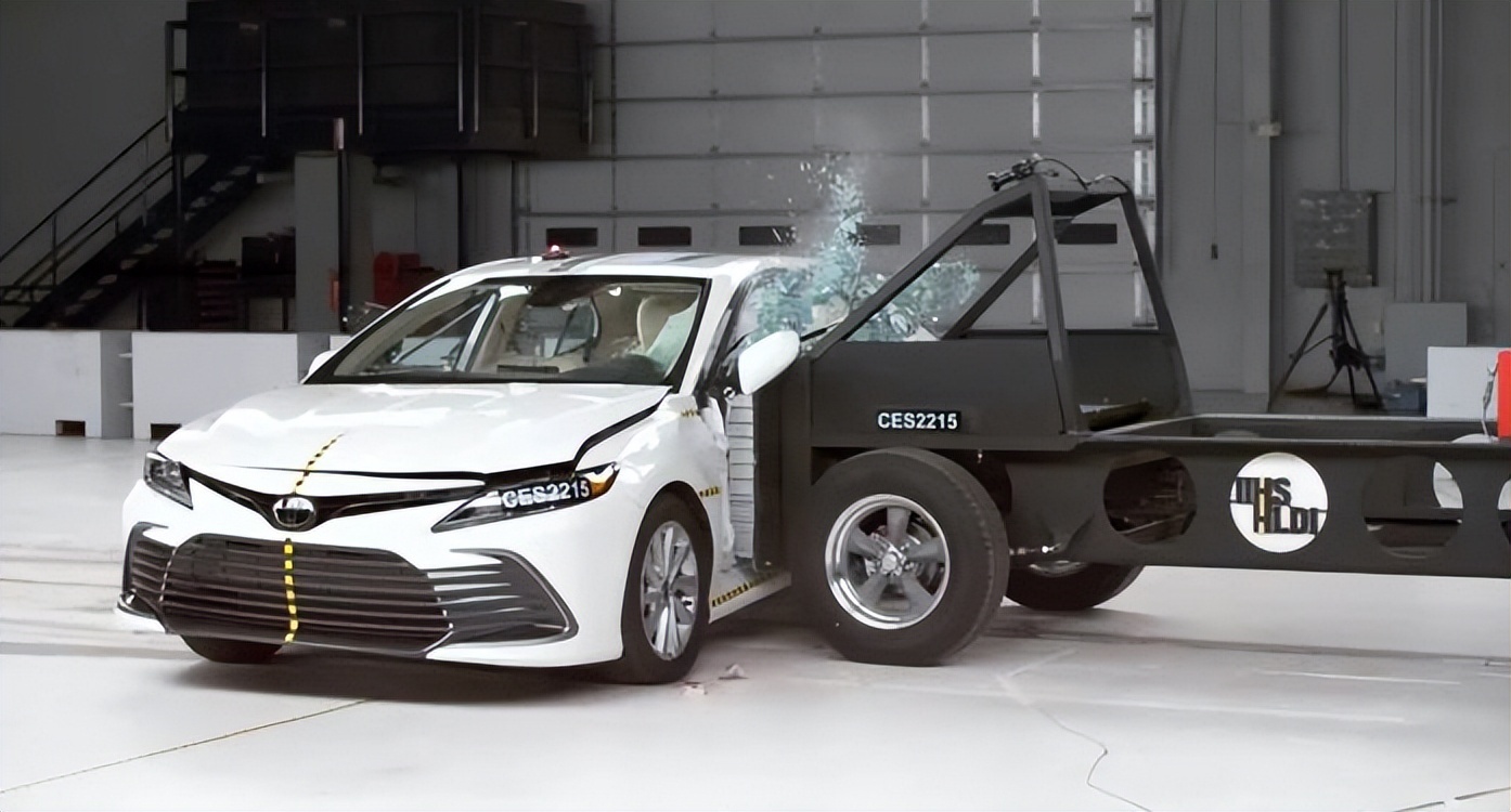 凯美瑞碰撞成绩翻车,实锤应试车?