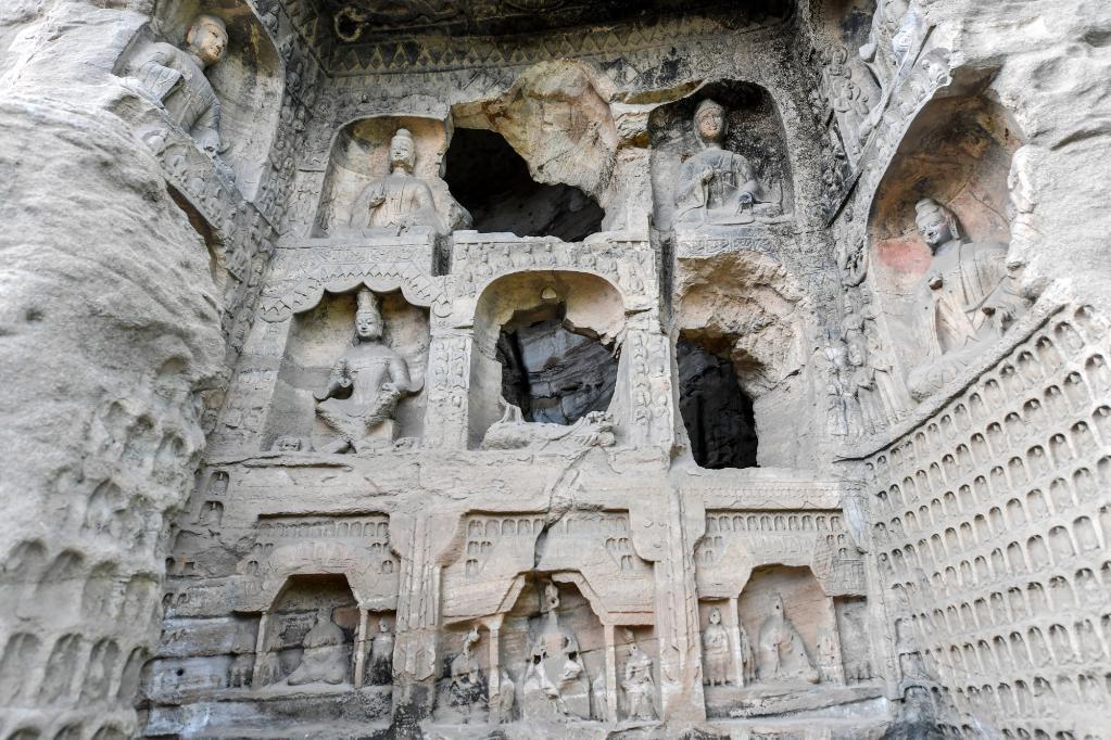 是谁为云冈石窟留住花样年华