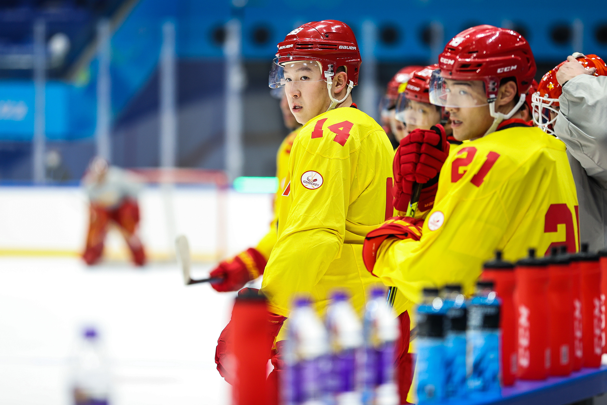 英如镝在训练中。