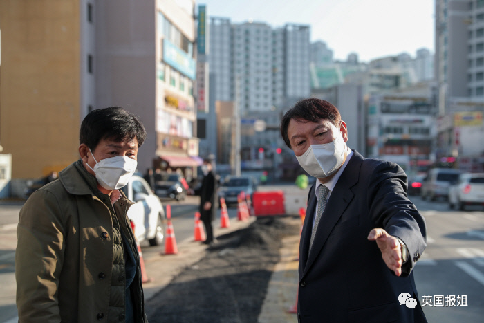 韩国财团面包女工卷入搅拌机惨死!同事被逼血迹旁继续加班,韩网愤怒抵制“人血面包”