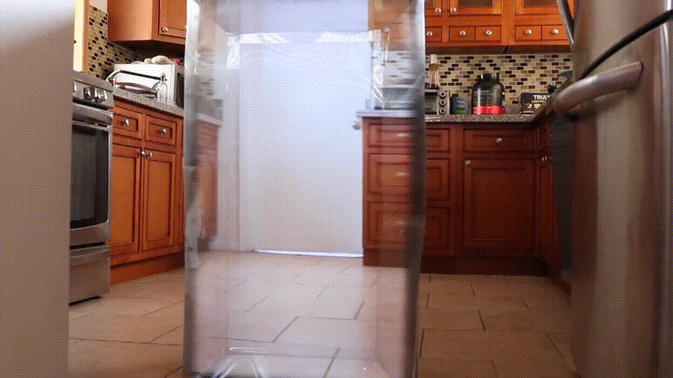 油管博主打造“隐身”设备 最低9块钱即可获得隐身斗篷 第5张-心情说说 油管博主打造“隐身”设备 最低9块钱即可获得隐身斗篷