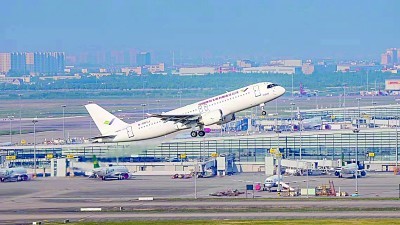 2022年5月14日，中国商飞公司即将交付首家用户的首架C919大飞机圆满完成首次飞行试验。新华社发