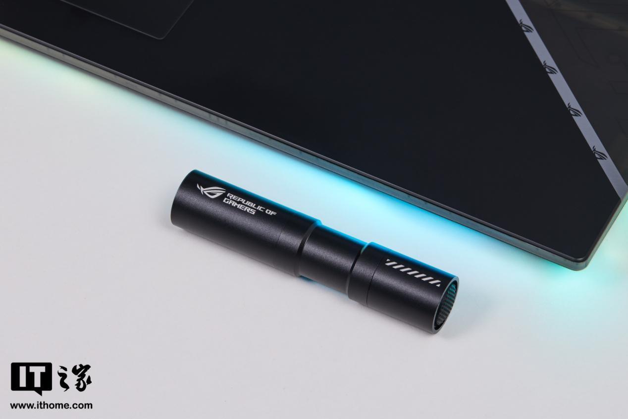 枪神6 Plus超竞版附赠紫外灯