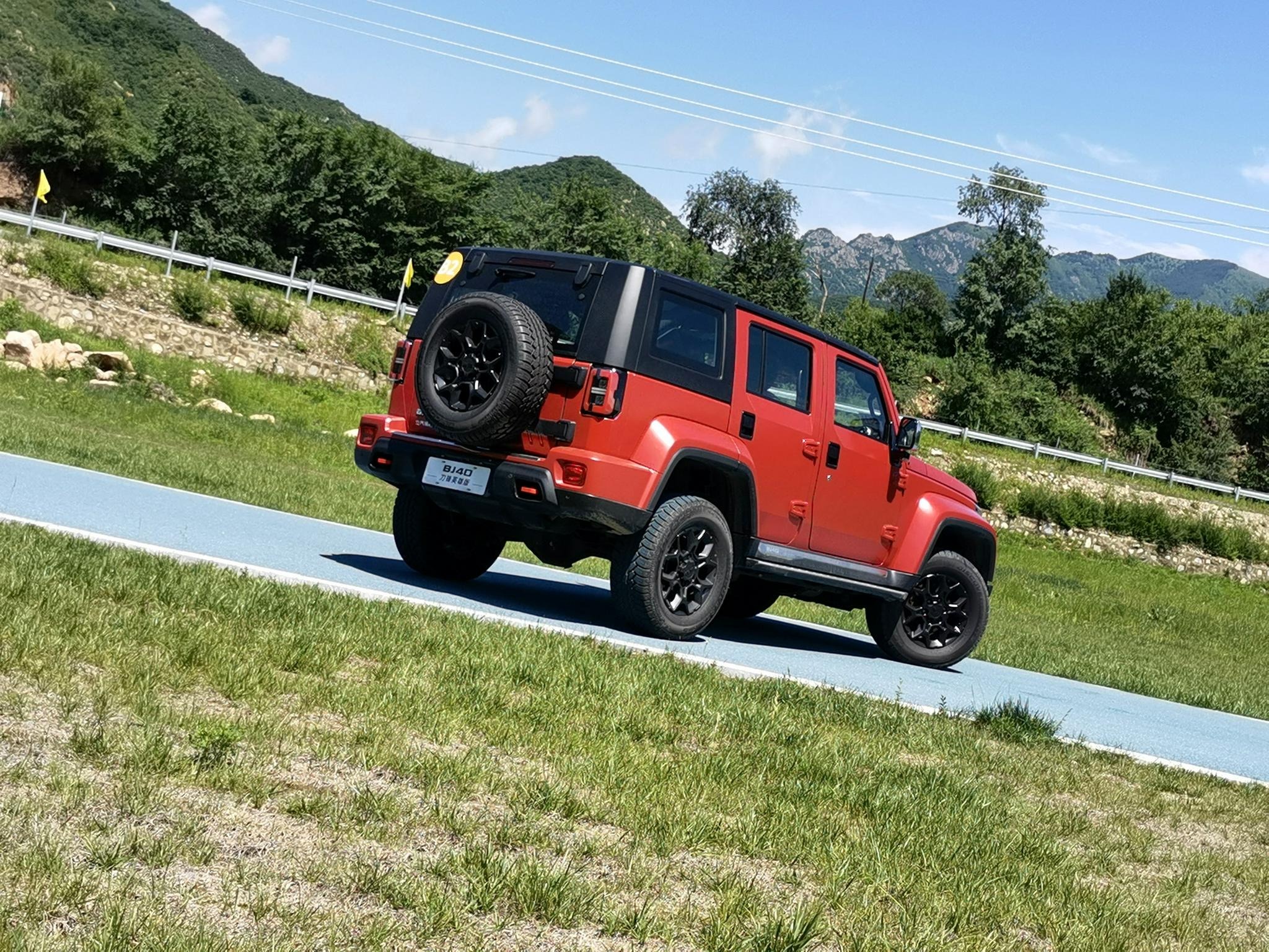 北京越野bj40刀锋英雄柴油版玩转全地形__凤凰网