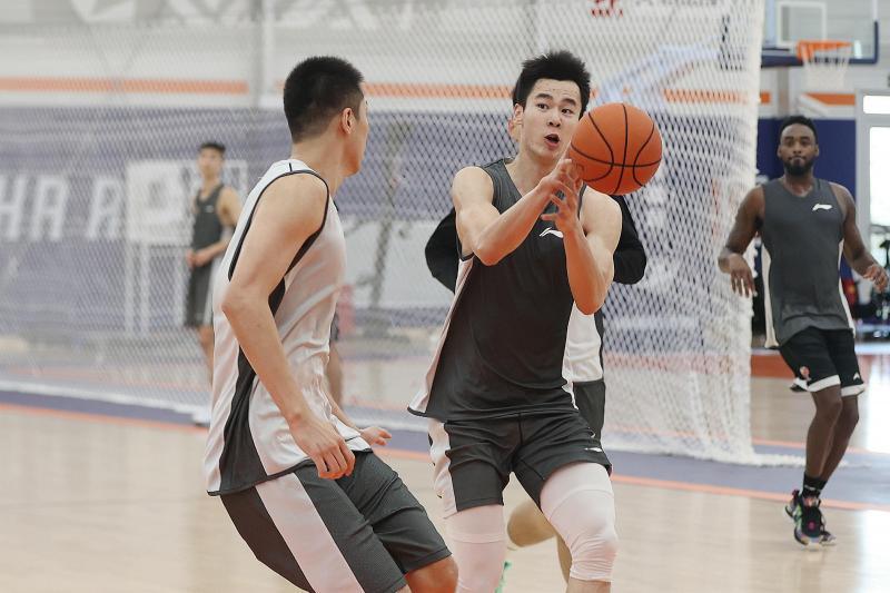 郭昊文进<em>湖人队</em>试训名单