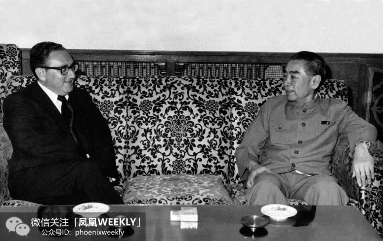 1971年7月，周恩来总理会见秘密来华访问的美国总统国家安全事务助理基辛格（左）。中美当月同时发表公告宣布尼克松将访华，这一消息立即震动了全世界。