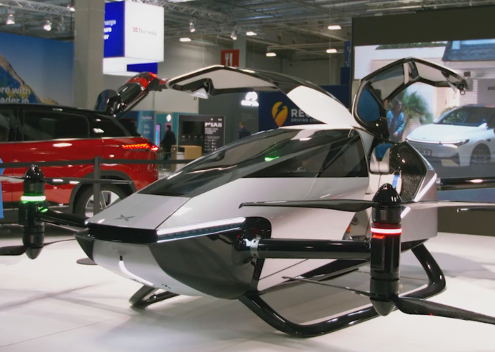 小鹏汇天飞行汽车