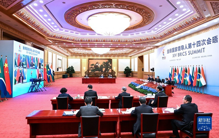 6月23日晚，国家主席习近平在北京以视频方式主持金砖国家领导人第十四次会晤并发表题为《构建高质量伙伴关系 开启金砖合作新征程》的重要讲话。新华社记者 饶爱民 摄