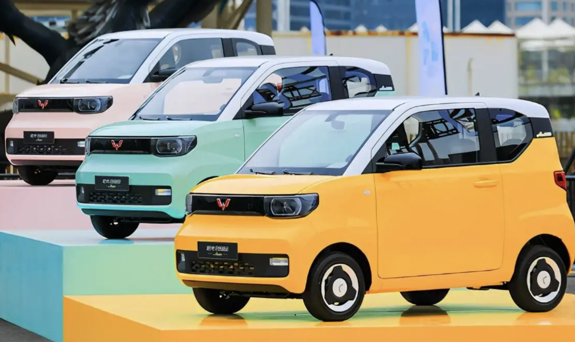 五菱宏光miniev敞篷版999万不贵但要欧气