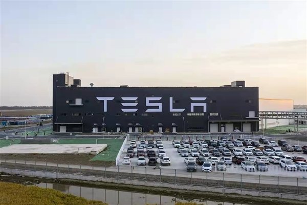 突发!特斯拉上海工厂被曝已停产 原因未知