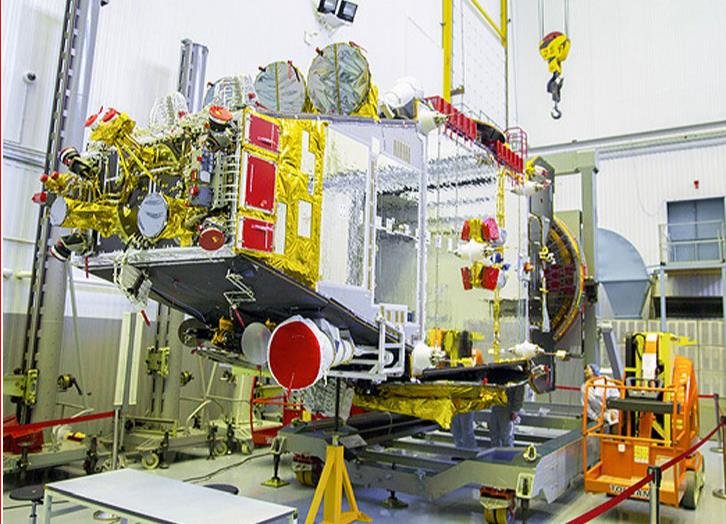 俄开始生产首颗百分百国产通信卫星 减少对西方电子设备依赖_凤凰网