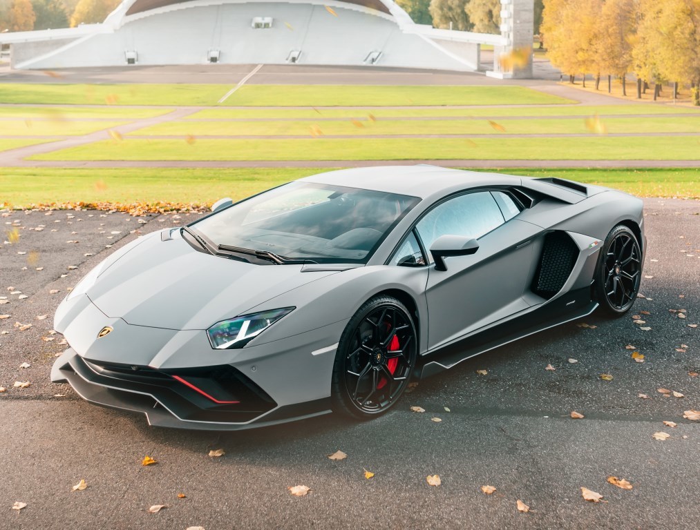 兰博基尼aventador落幕继任车型由全新插电混动产品担任