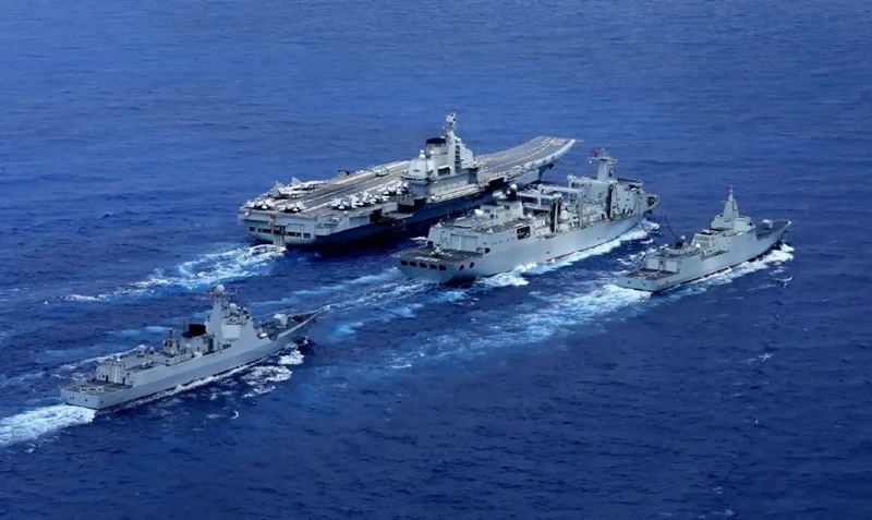 辽宁舰航母编队赴西太平洋远海实战训练。（图片源自网络）