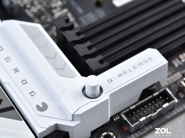 【有料评测】华硕Z790吹雪D4主板评测 全面的高端白色主板