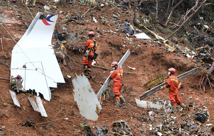 最新东航坠机事故图片图片