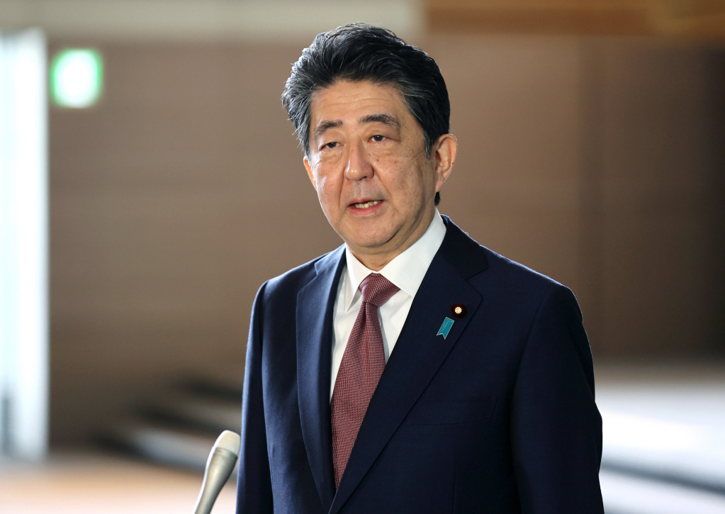 央行是政府的子公司日本前首相安倍晉三公開發言引爭議