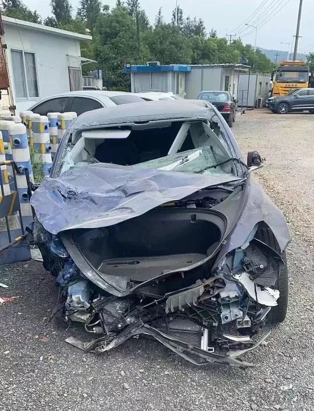 陈先生在事故发生时驾驶的特斯拉Model 3（图片来源：网络）
