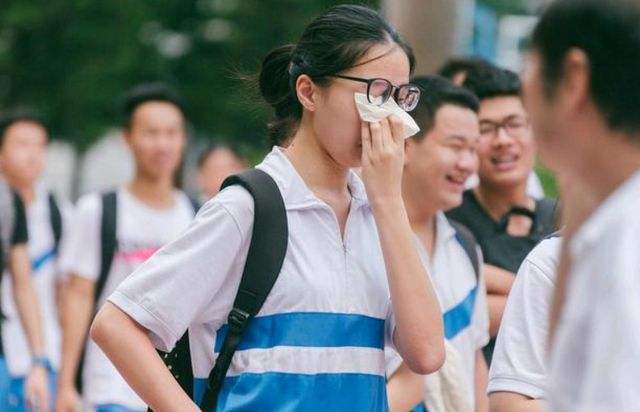 高考复读：民办学校VS复读学校，你该怎么选？__凤凰网