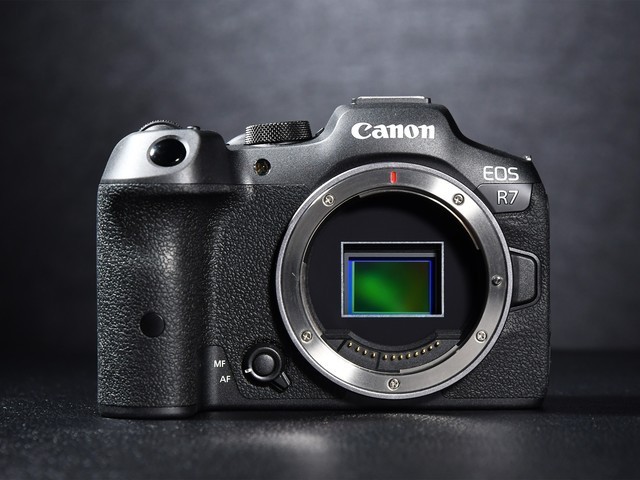 【有料评测】佳能EOS R7评测:全能的便携微单相机